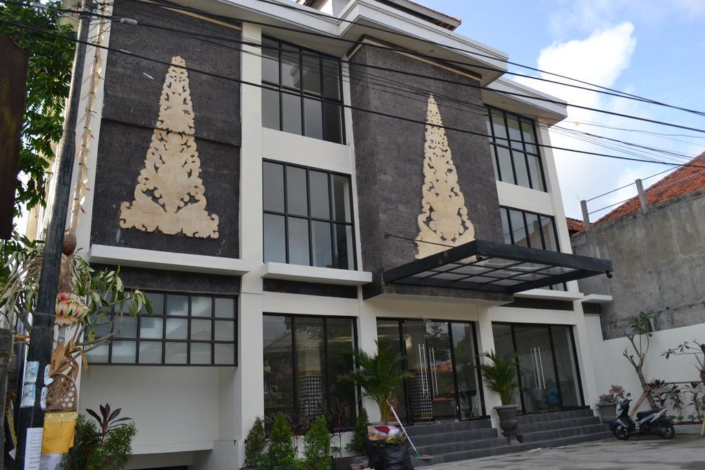 Ivanka Airport Inn Kuta  Exterior photo