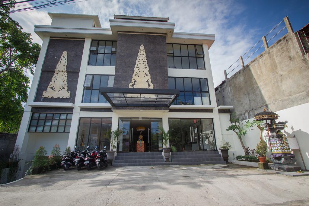 Ivanka Airport Inn Kuta  Exterior photo