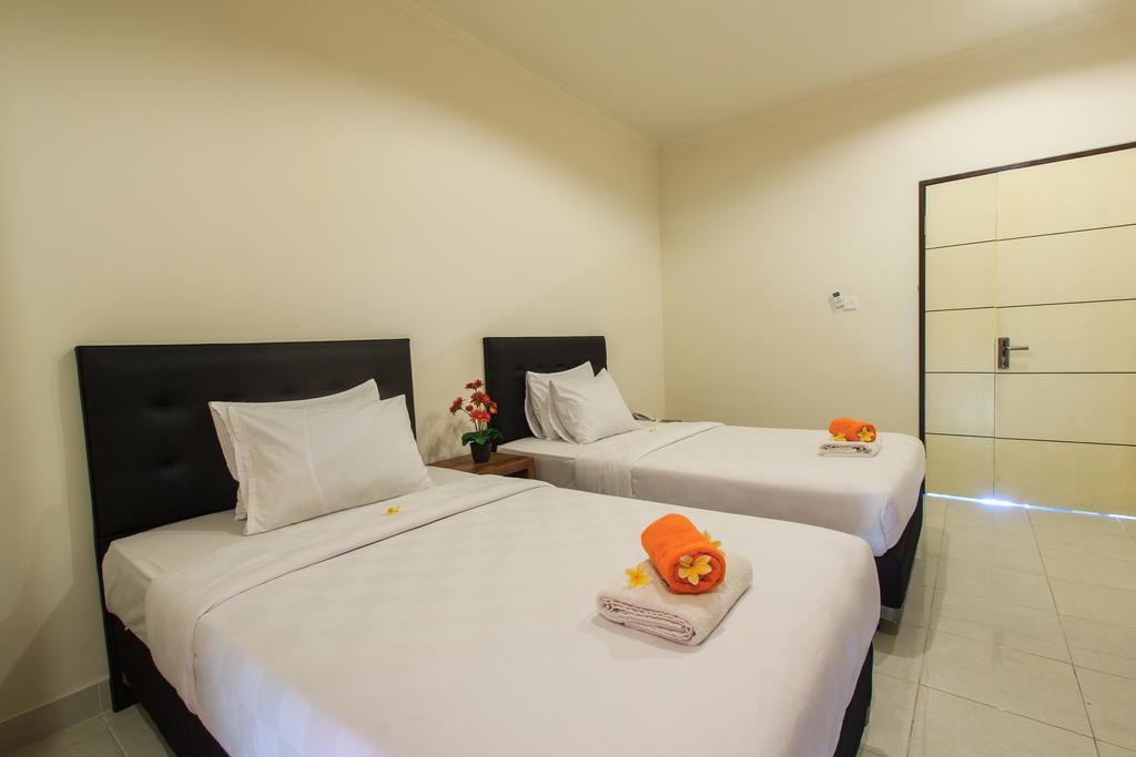 Ivanka Airport Inn Kuta  Exterior photo