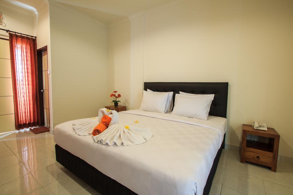 Ivanka Airport Inn Kuta  Exterior photo