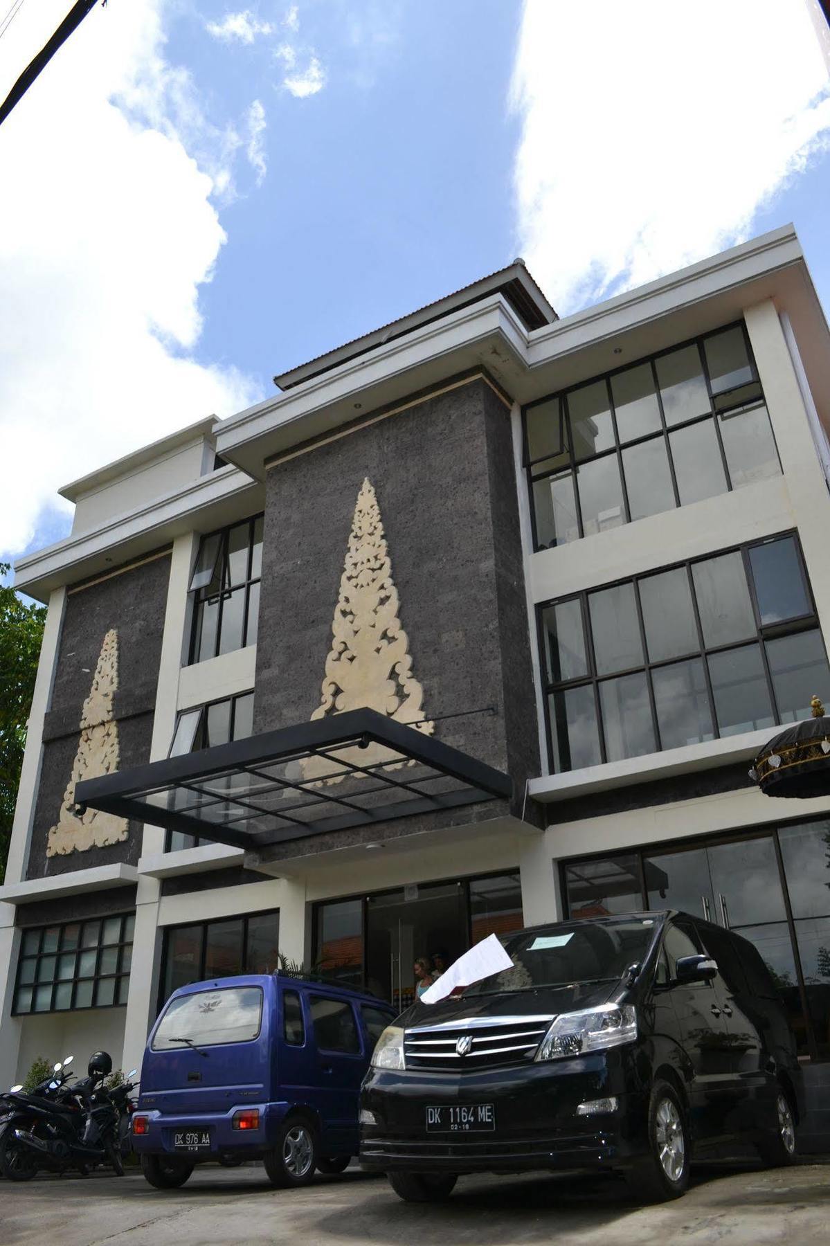 Ivanka Airport Inn Kuta  Exterior photo
