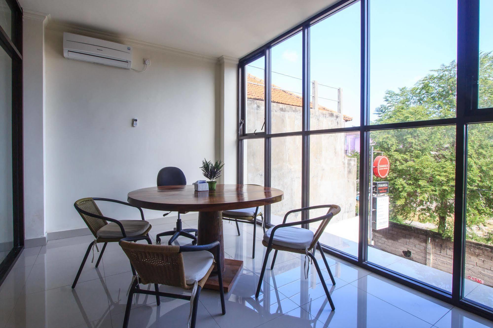 Ivanka Airport Inn Kuta  Exterior photo