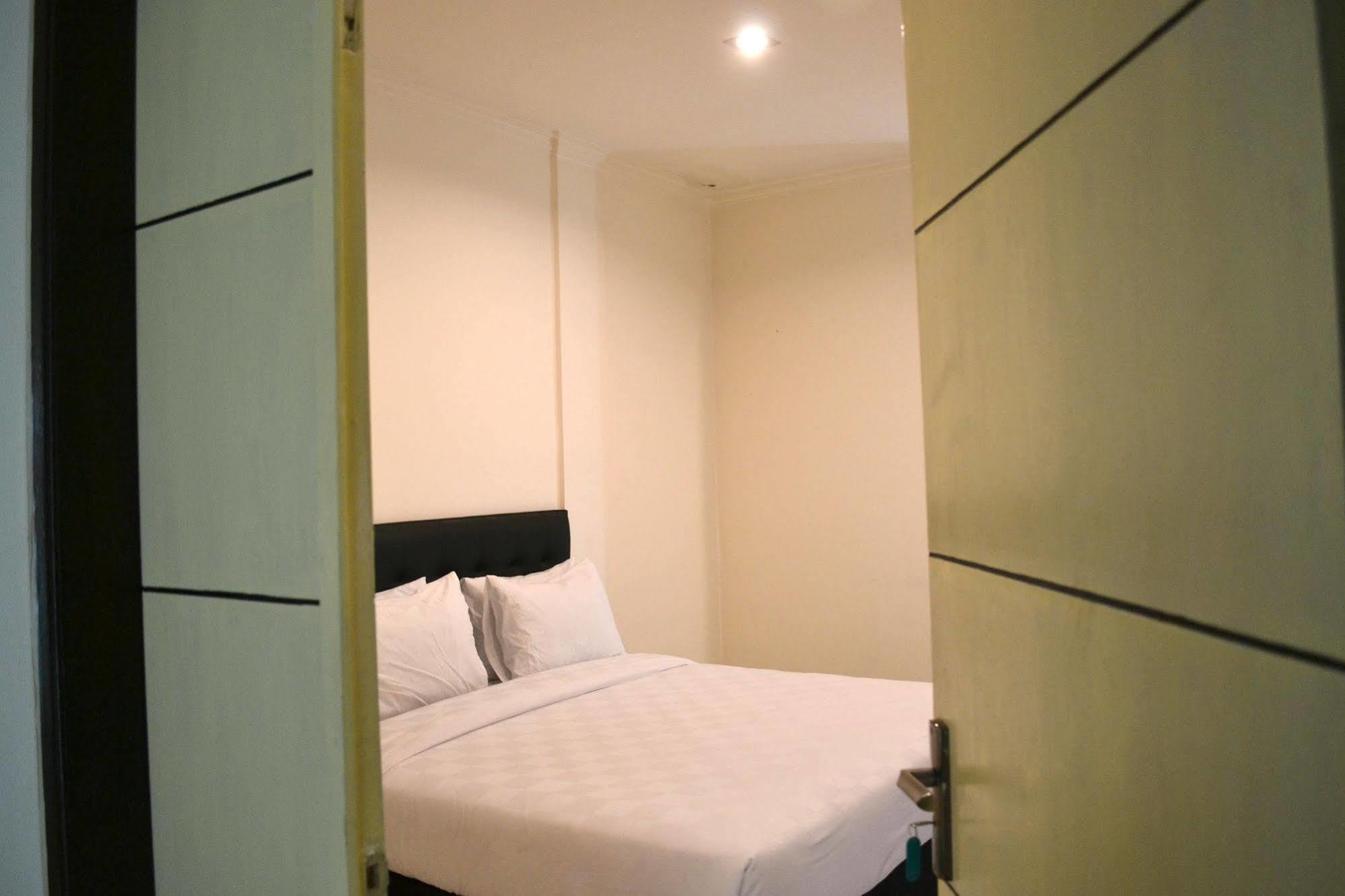 Ivanka Airport Inn Kuta  Exterior photo