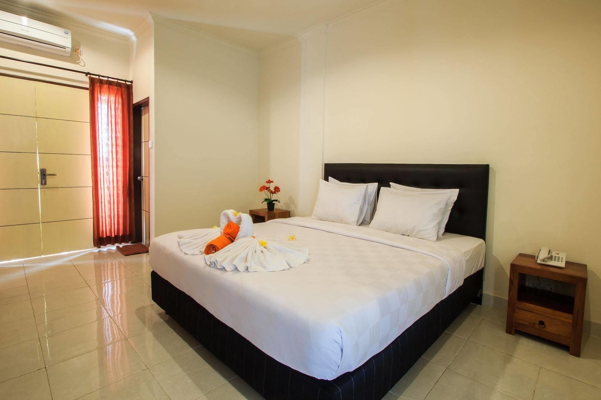 Ivanka Airport Inn Kuta  Exterior photo